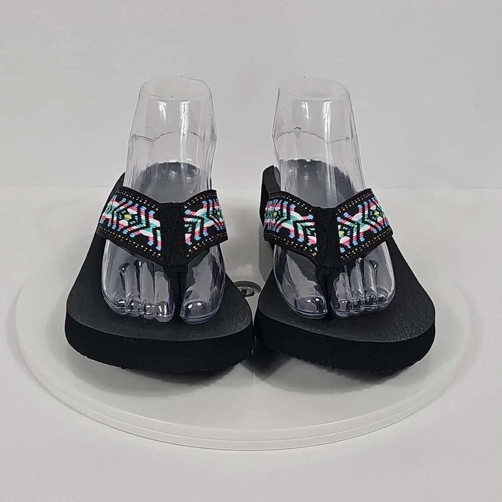 NWOT QLEYO Platform Flip Flops Black Aztec Print Comfort Sandals 11 Beach Cruise